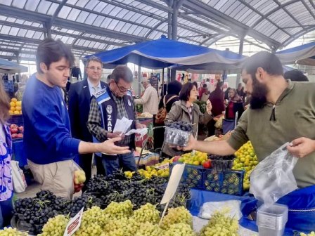 Pazar yerleri ve marketlere denetimler suruyor