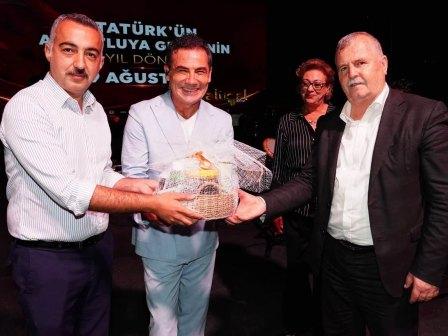 ATATURK un Armutlu ya gelisi coskuyla kutlandi
