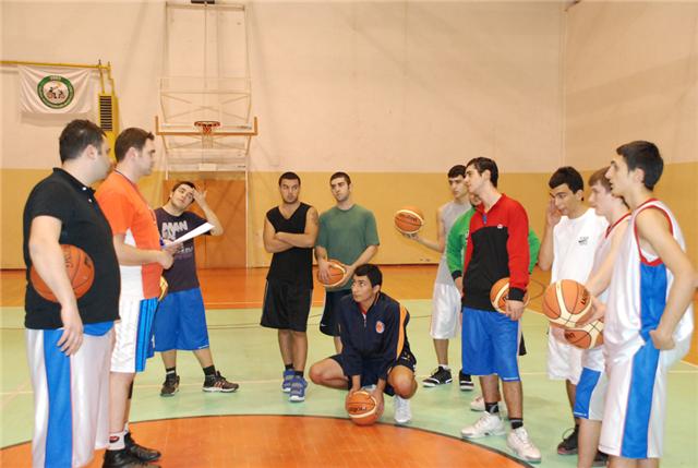 BASKETBOL YEREL L�G� BA�LIYOR
