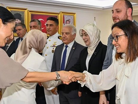 Yalova ve ilcelerde protokol bayramlasti
