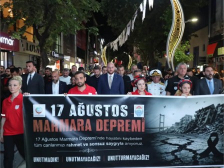 17 Agustos un 27.yilinda anma yuruyusu